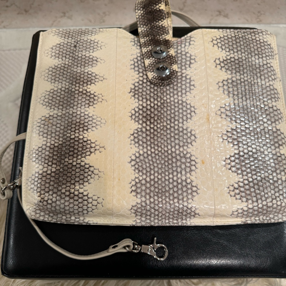 Croton IPad bag